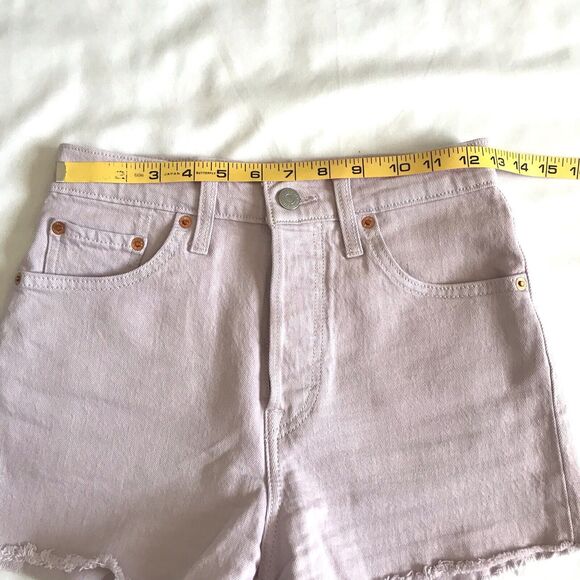 Levi's Chalky Lavender Frost Purple High Rise Ribcage Denim Raw Hem Shorts Sz 26 - Picture 8 of 12